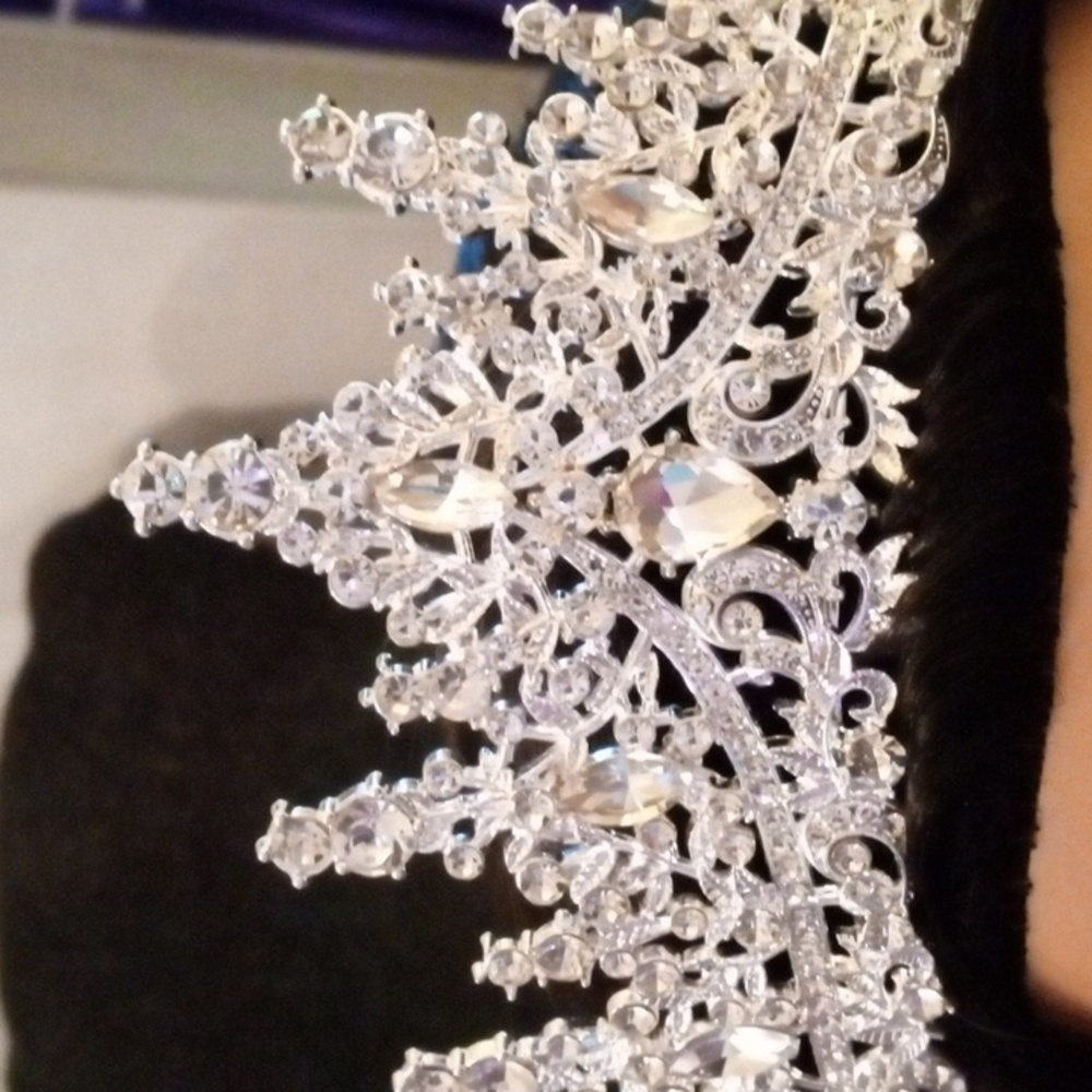 Crown - Picture 2 of 4
